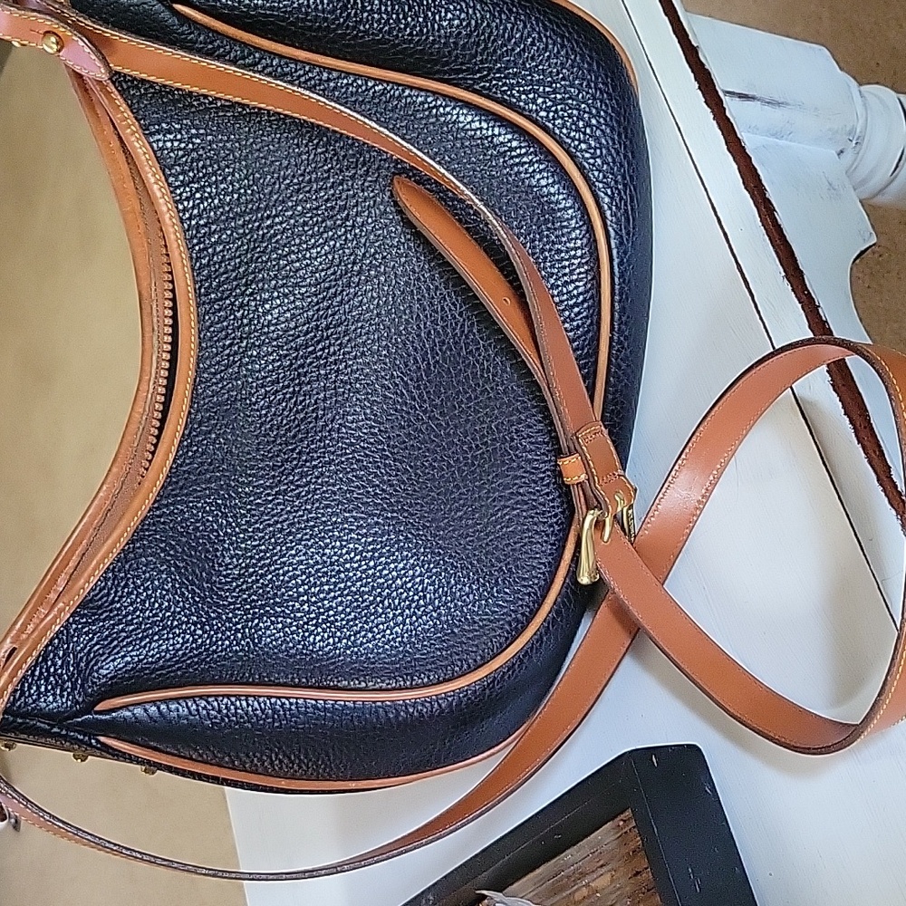 Dooney & Bourke Black and Brown Shoulder Bag Crescent Hobo Real Leather Vintage - Picture 4 of 15